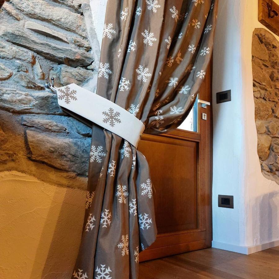Bed and Breakfast Beb Luca76 Avise Exterior foto