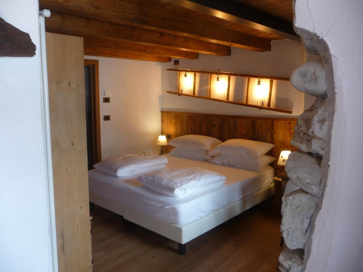 Bed and Breakfast Beb Luca76 Avise Exterior foto