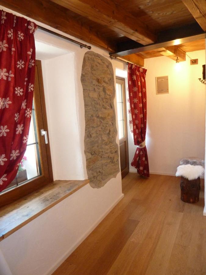 Bed and Breakfast Beb Luca76 Avise Exterior foto