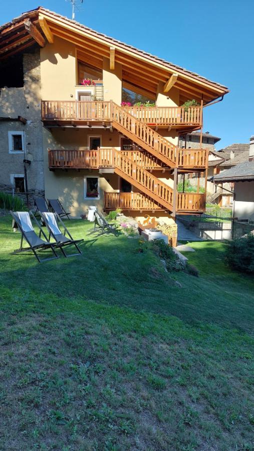 Bed and Breakfast Beb Luca76 Avise Exterior foto