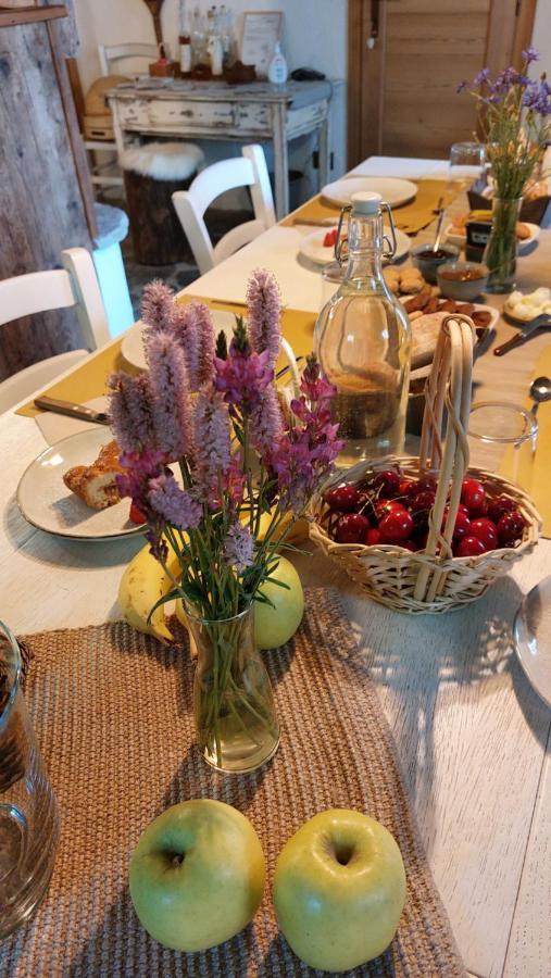 Bed and Breakfast Beb Luca76 Avise Exterior foto